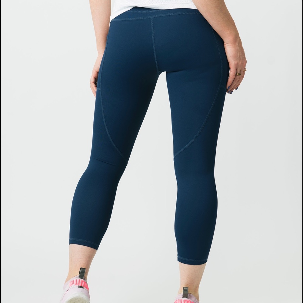 Navy Pocket Light n Tight Hi-Rise Capri 20", size 12